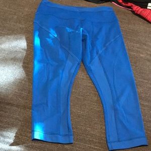 Lululemon crops, good condition